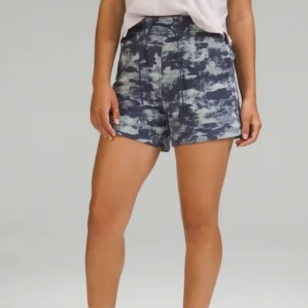 NWOT Lululemon Loungeful High-Rise Short 4" Heritage Camo Wash WP Blue Multi